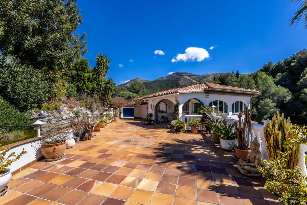 Detached Villa Alhaurín el Grande Málaga - image 3