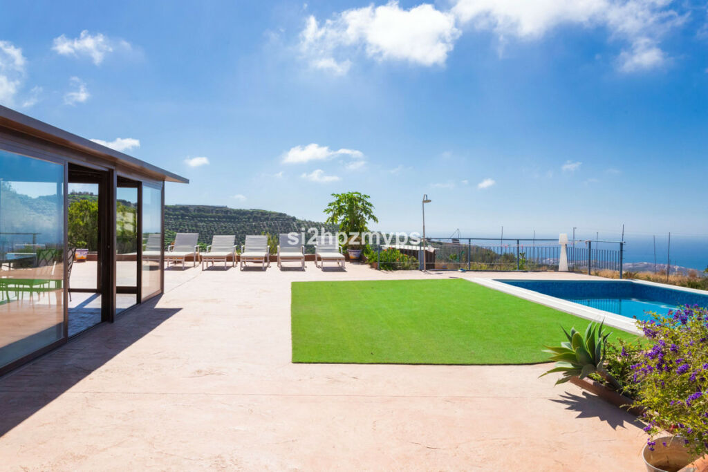 Detached Villa Almayate Málaga