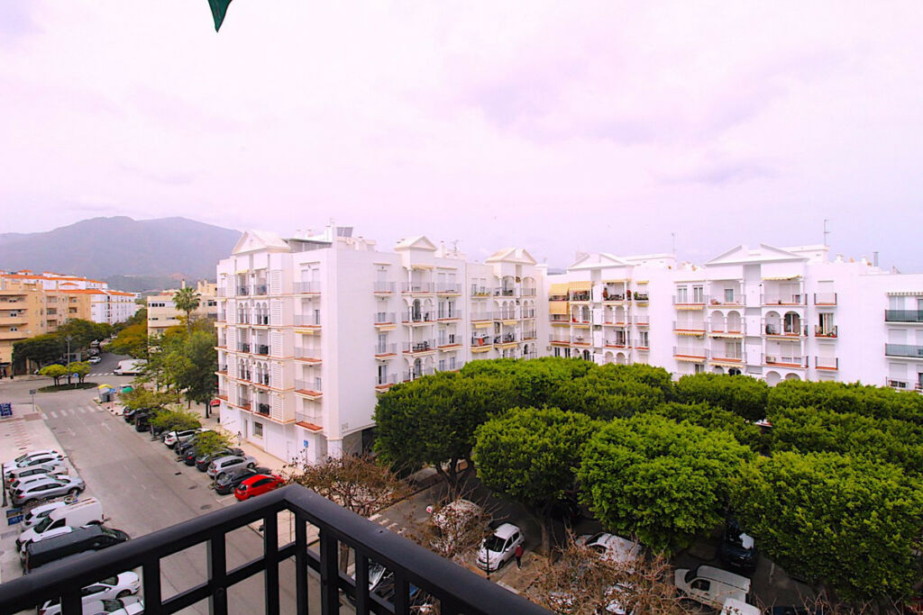 Middle Floor Apartment Estepona Málaga