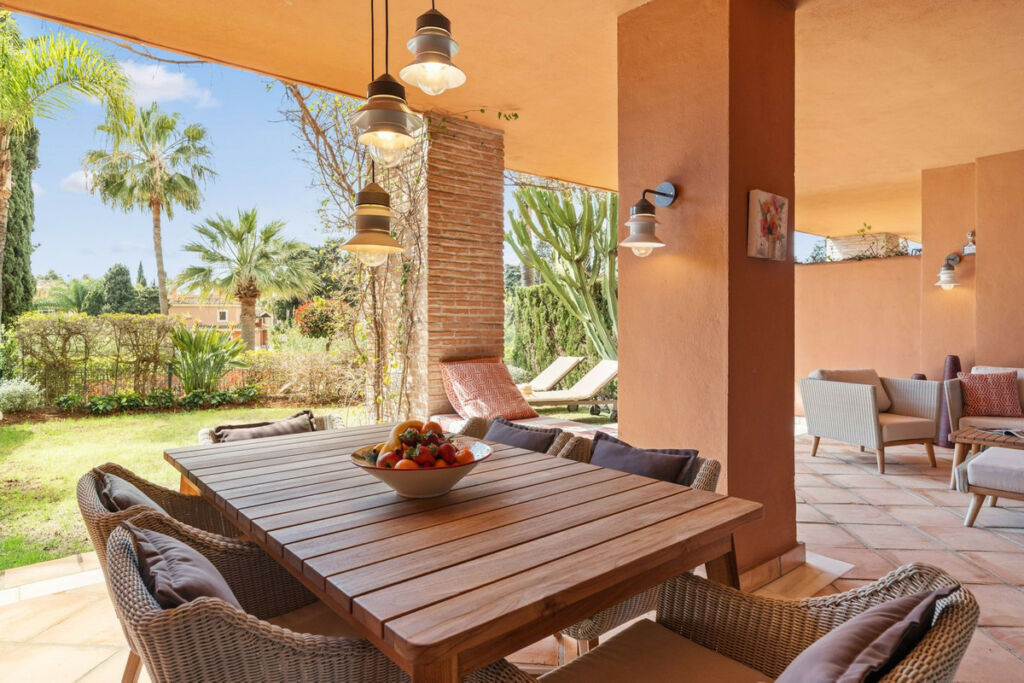 Ground Floor Apartment Bahía de Marbella Málaga - image 2