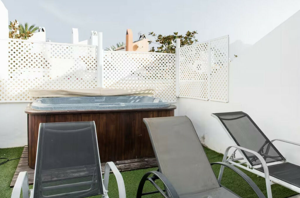 Townhouse Nueva Andalucía Málaga - image 9