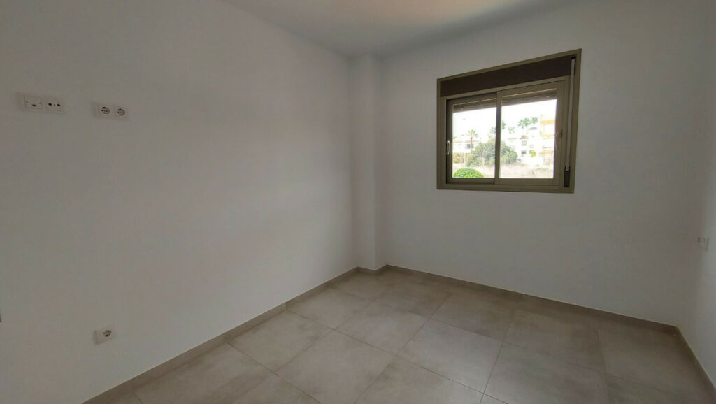 Ground Floor Apartment Villamartin Alicante - image 10