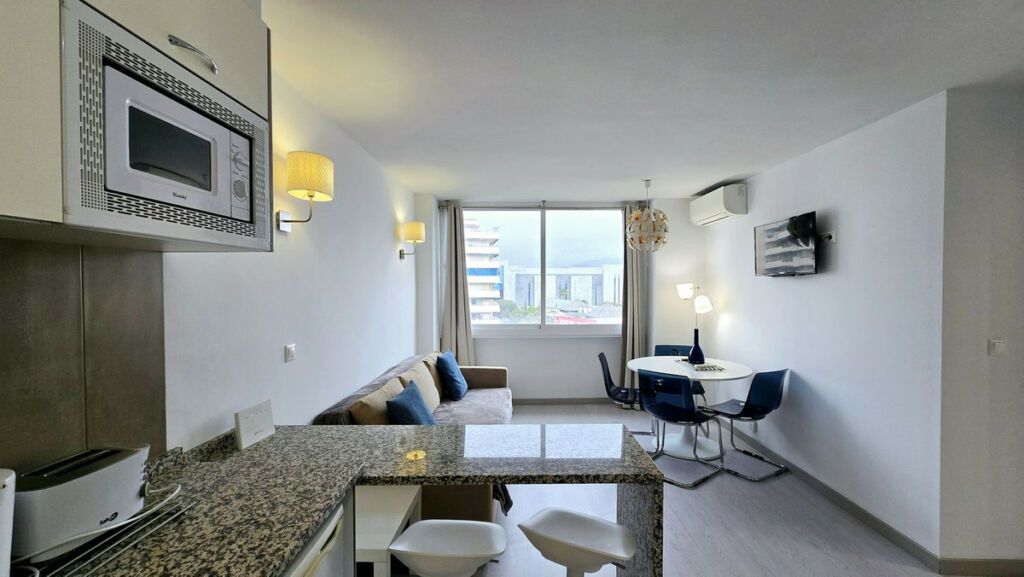 Middle Floor Apartment Puerto Banús Málaga - image 10