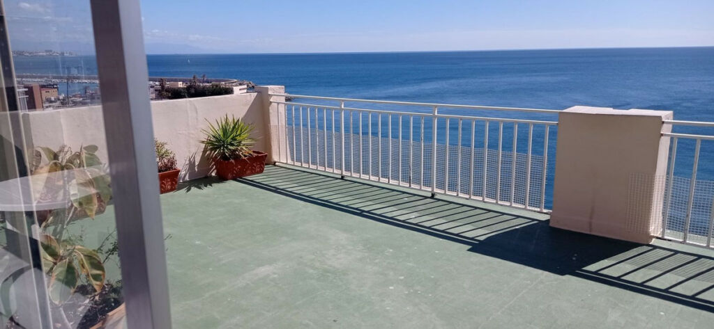 Penthouse Fuengirola Málaga - image 10