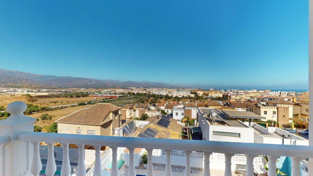 Detached Villa Torre del Mar Málaga - image 10