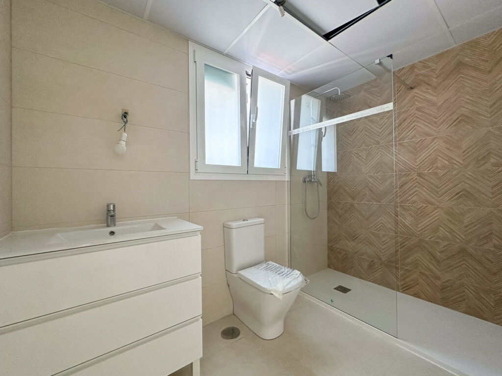 Middle Floor Apartment Fuengirola Málaga - image 10