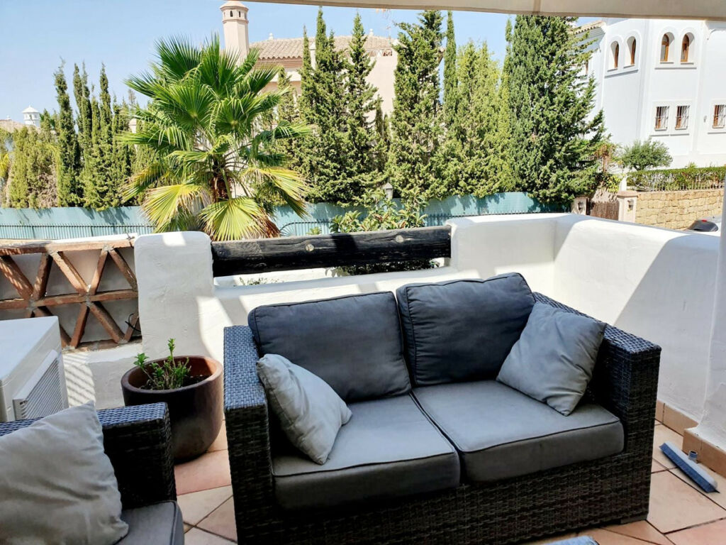 Middle Floor Apartment Estepona Málaga - image 10
