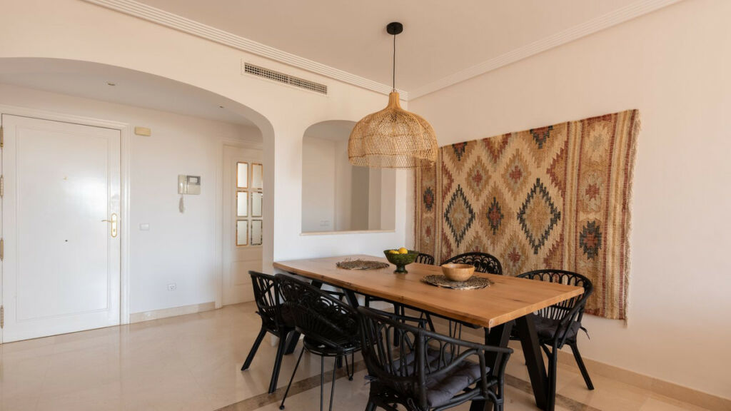 Middle Floor Apartment Los Arqueros Málaga - image 10