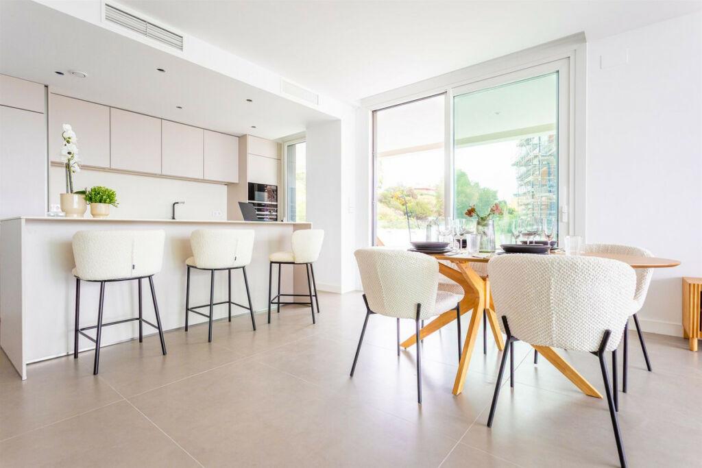 Middle Floor Apartment Fuengirola Málaga - image 10