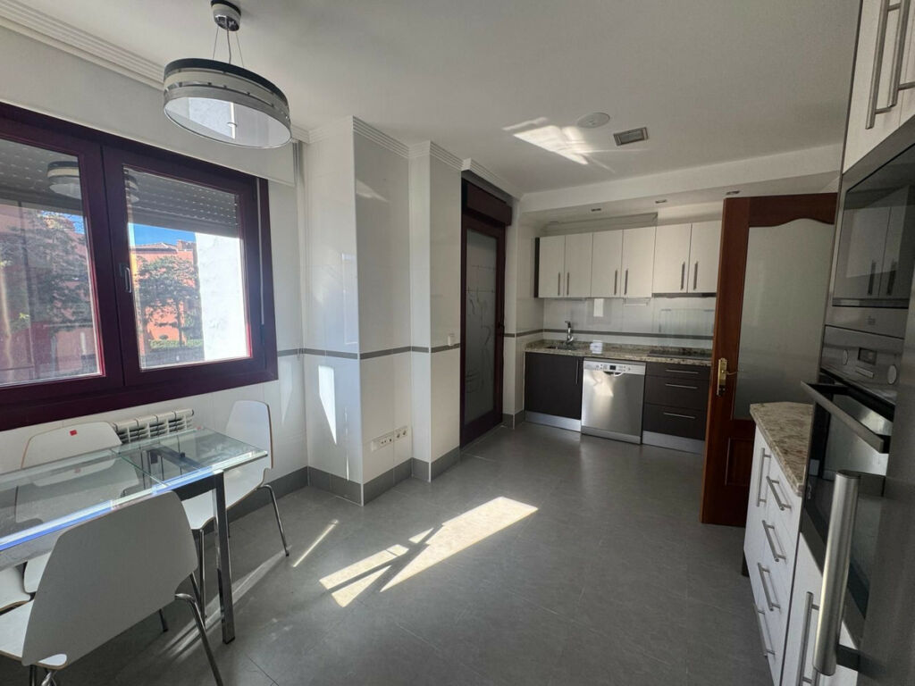 Middle Floor Apartment Casares Playa Málaga - image 10