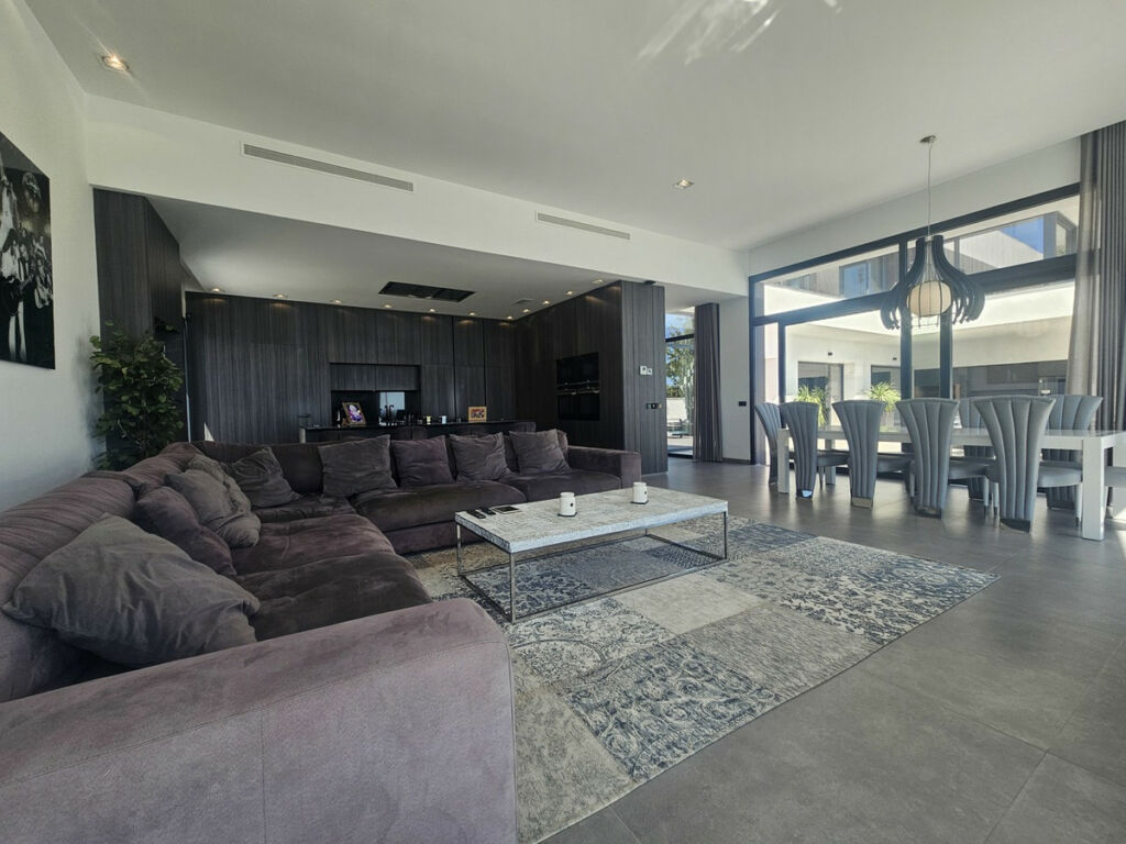 Detached Villa Cabo Roig Alicante - image 10
