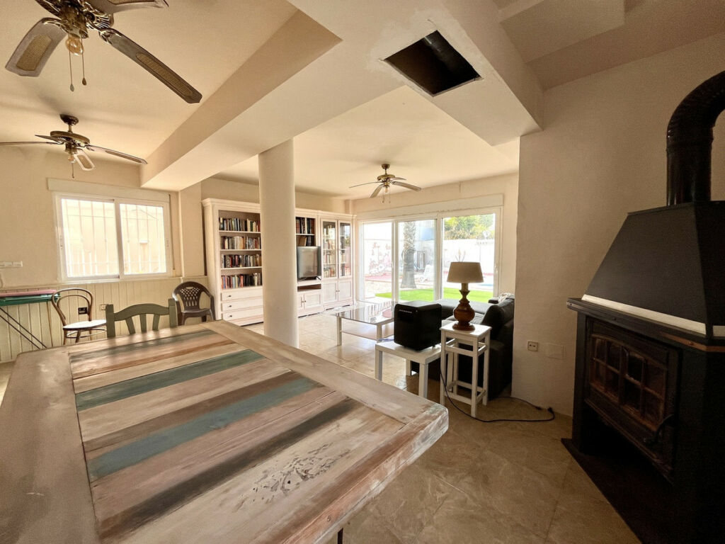 Detached Villa La Zenia Alicante - image 10