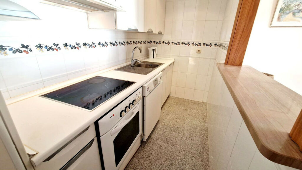 Middle Floor Apartment Fuengirola Málaga - image 10