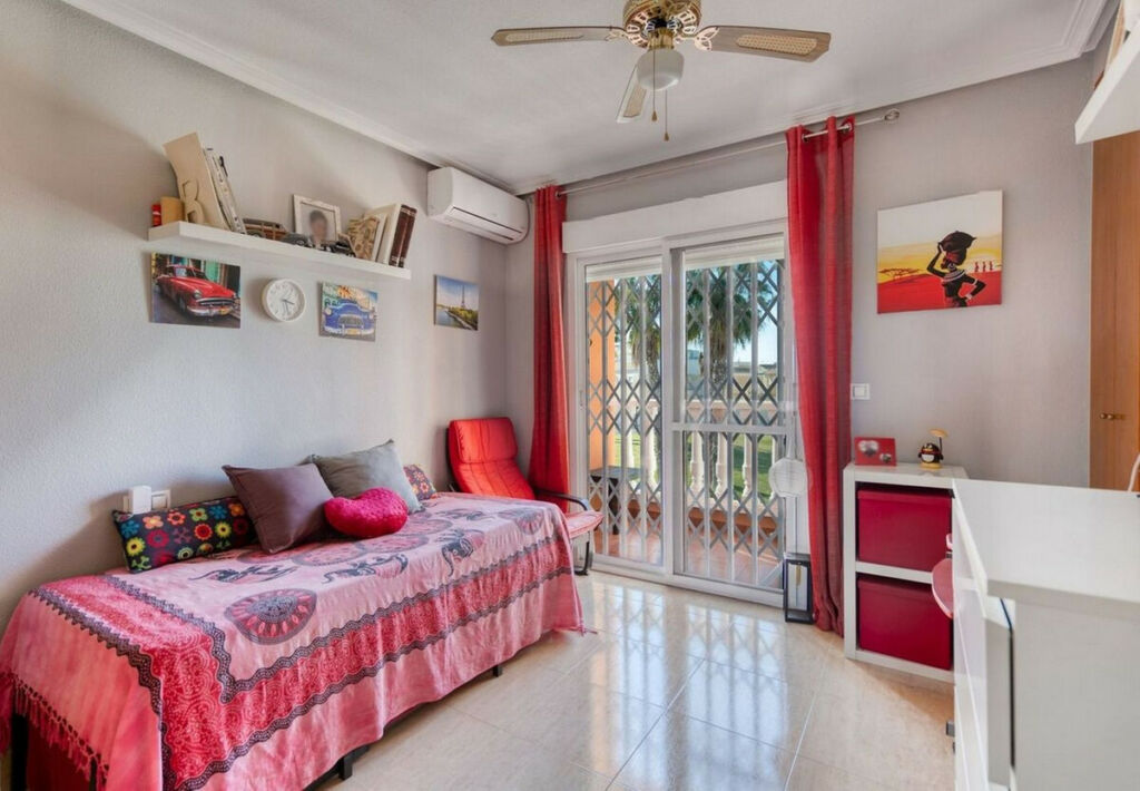 Townhouse Torrevieja Alicante - image 9