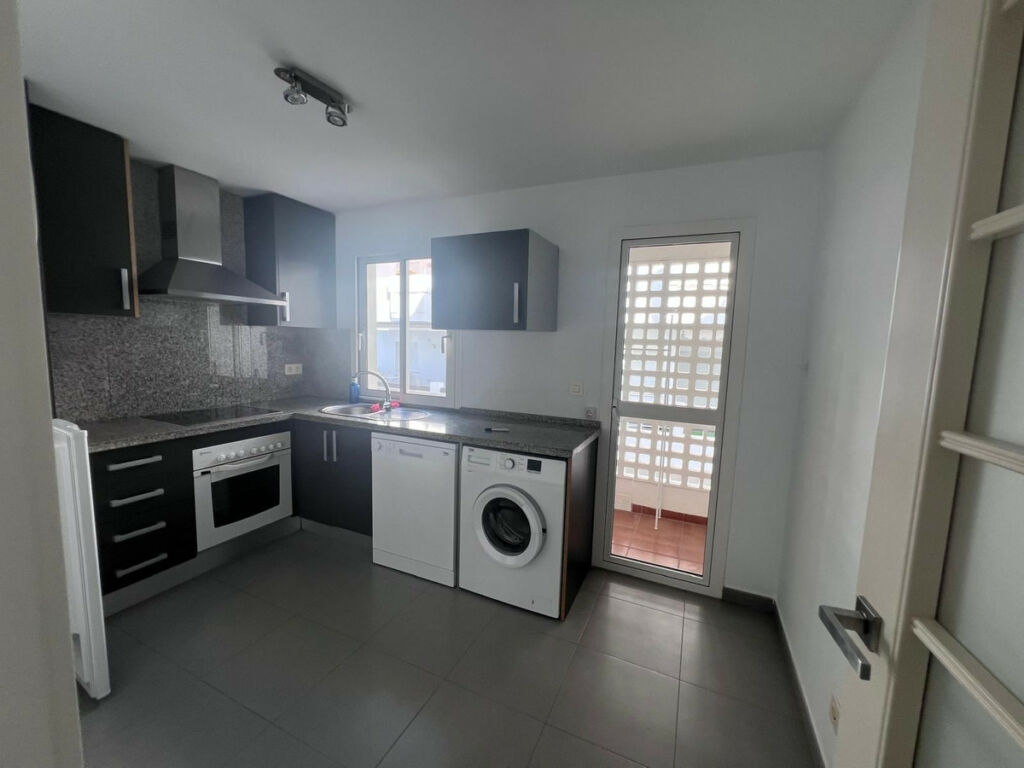 Middle Floor Apartment Estepona Málaga - image 10