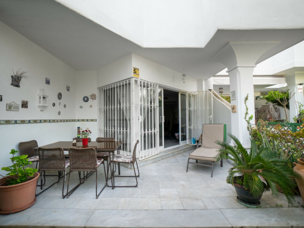 Townhouse Sierra Blanca Málaga - image 10
