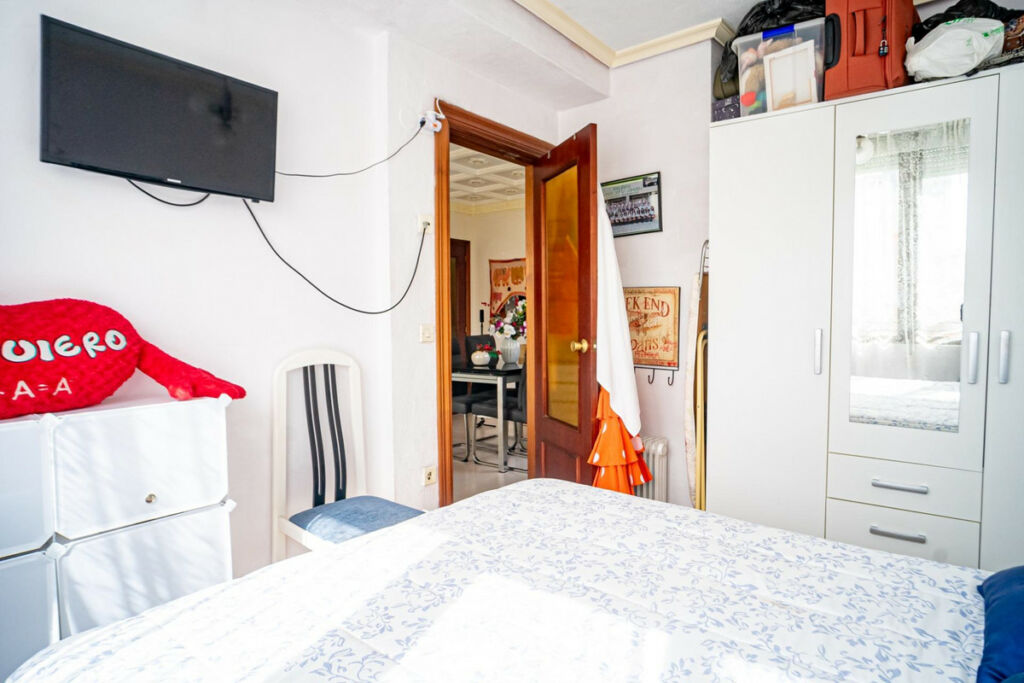 Middle Floor Apartment Benidorm Alicante - image 11