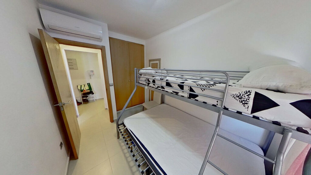 Middle Floor Apartment Torrevieja Alicante - image 10