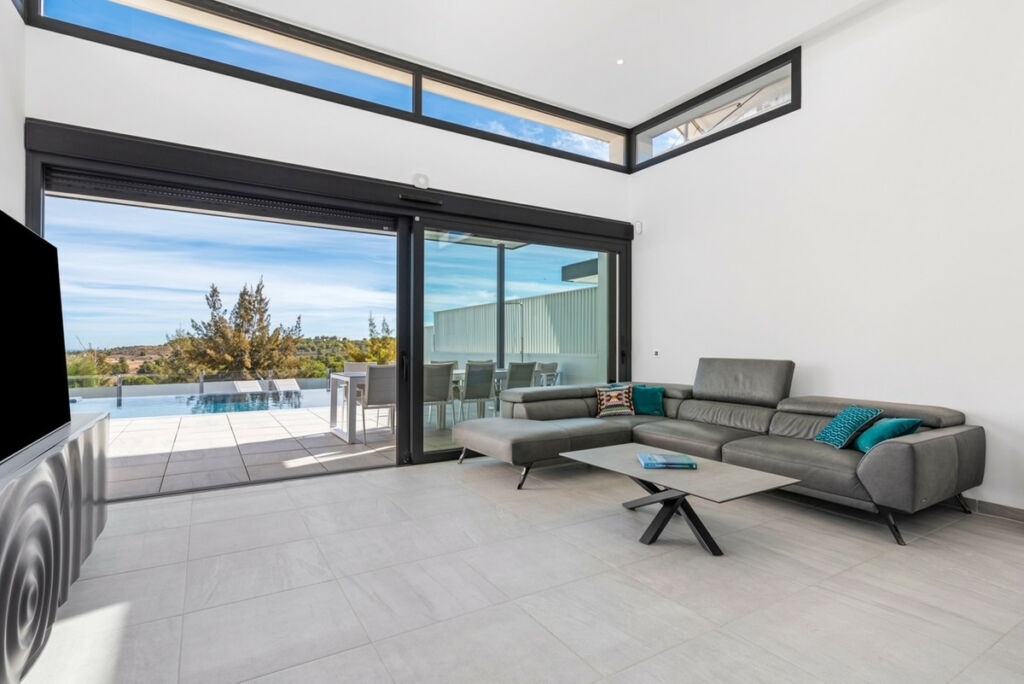 Detached Villa San Miguel de Salinas Alicante - image 10