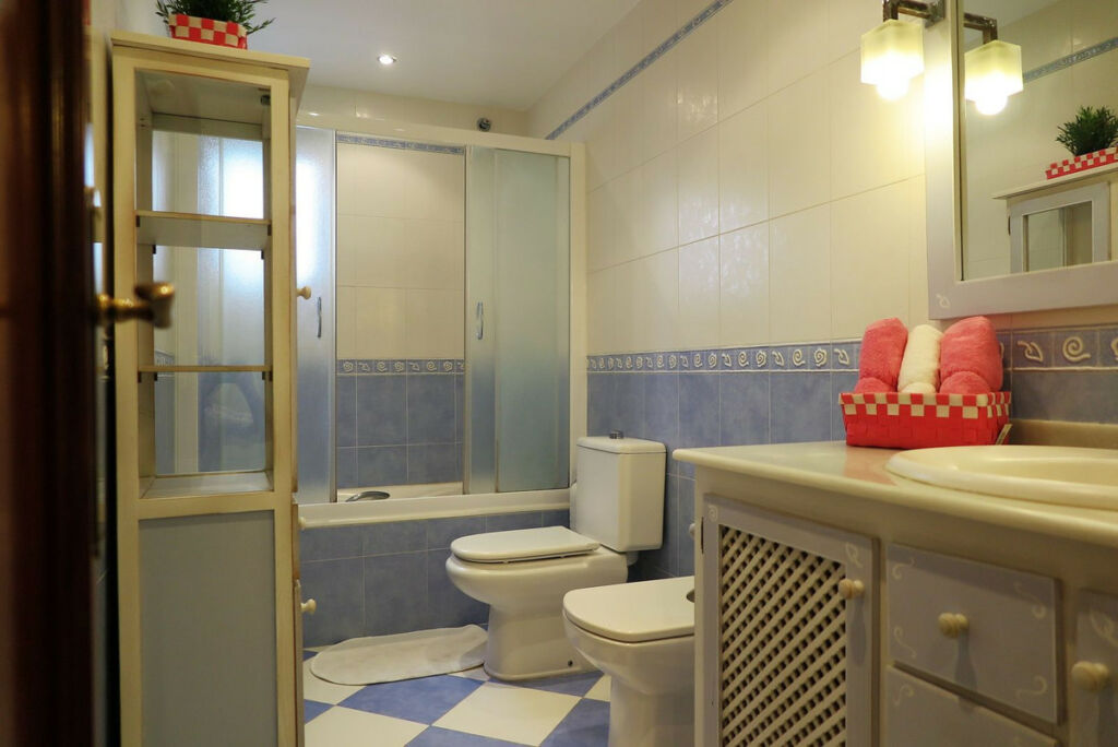 Top Floor Apartment Fuengirola Málaga - image 10