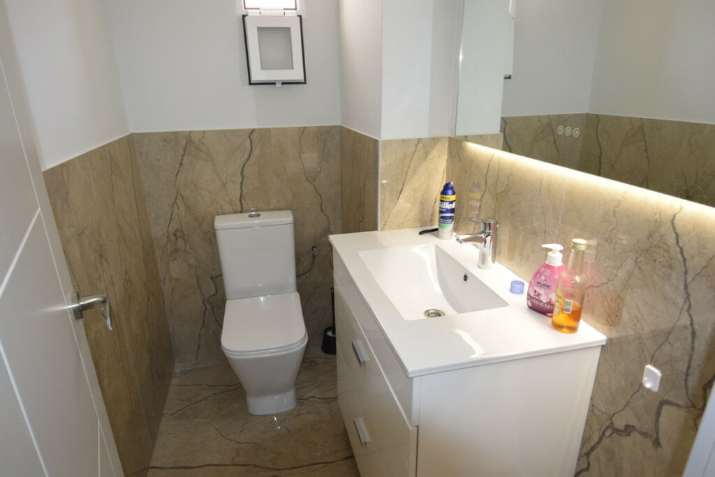 Middle Floor Apartment Guardamar del Segura Alicante - image 4