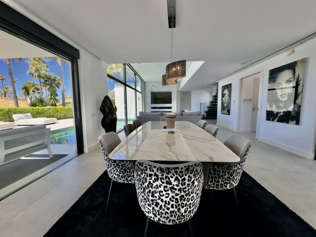 Detached Villa Los Monteros Málaga - image 9