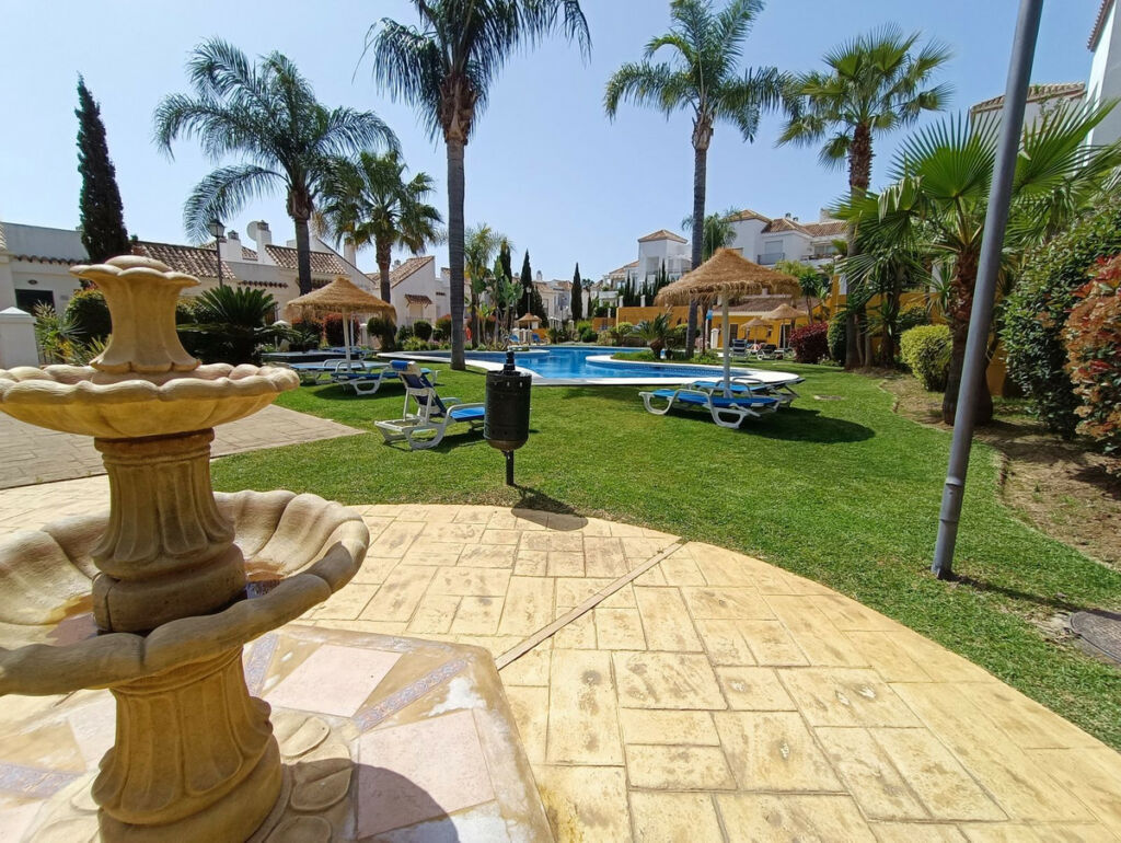 Ground Floor Apartment Aloha Málaga - image 10