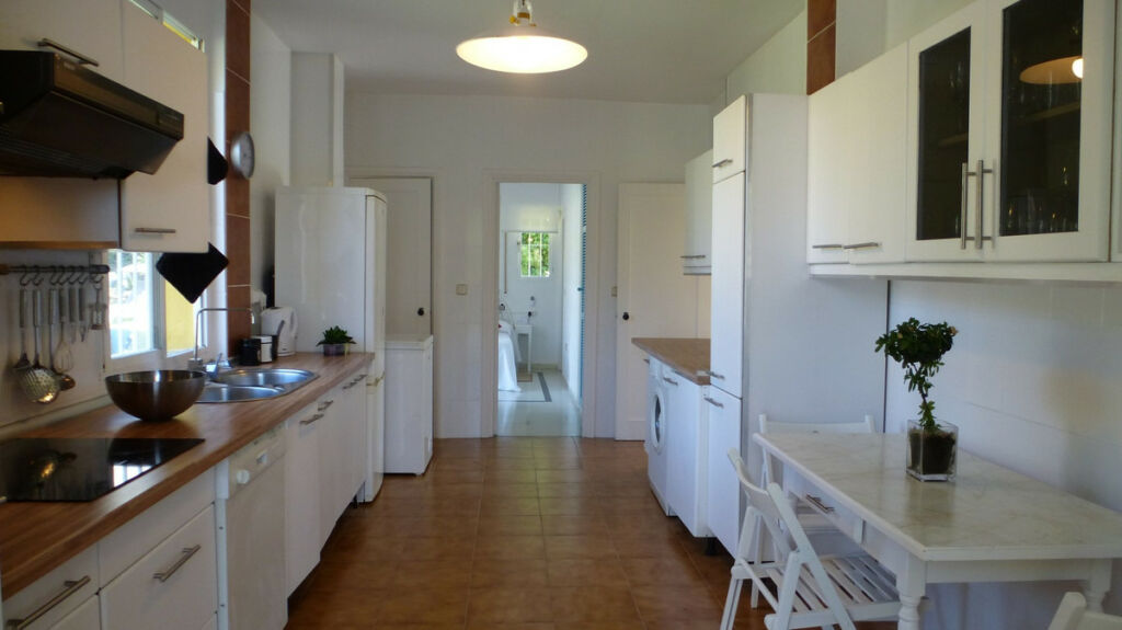 Detached Villa Nueva Andalucía Málaga - image 10