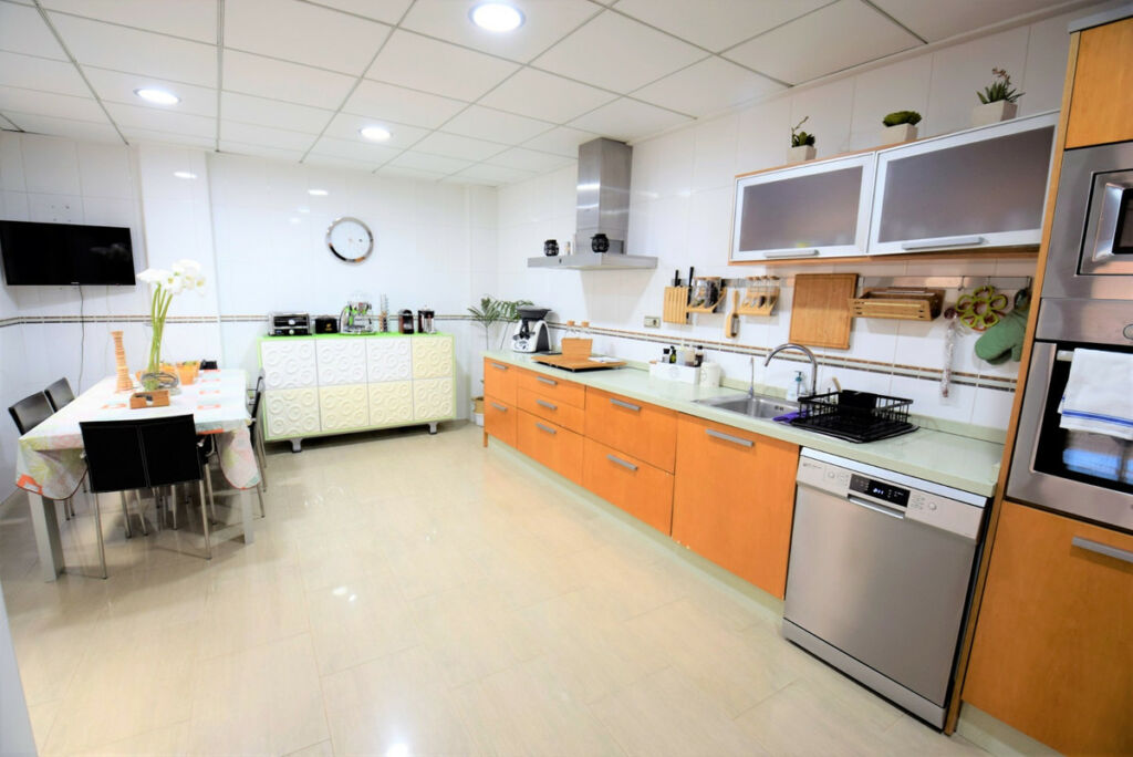 Townhouse Guardamar del Segura Alicante - image 10