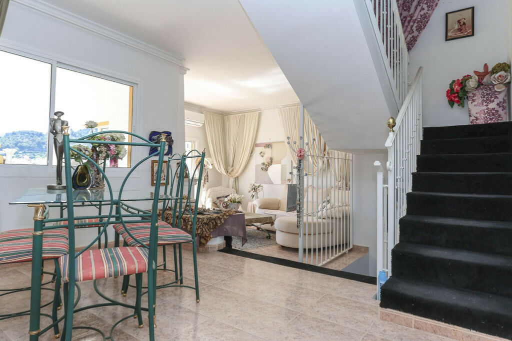 Townhouse Monda Málaga - image 11