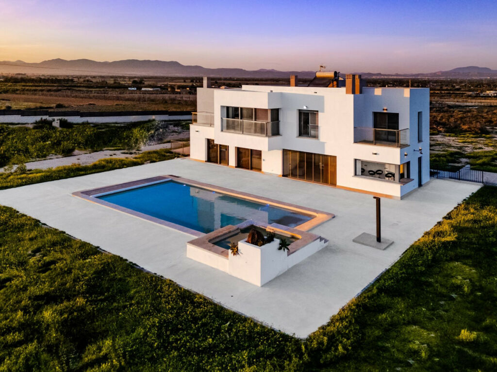 Detached Villa La Marina Alicante - image 11