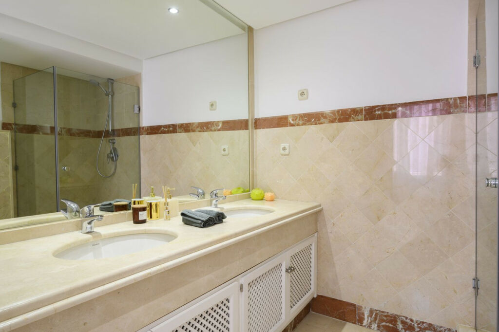 Penthouse Estepona Málaga - image 12
