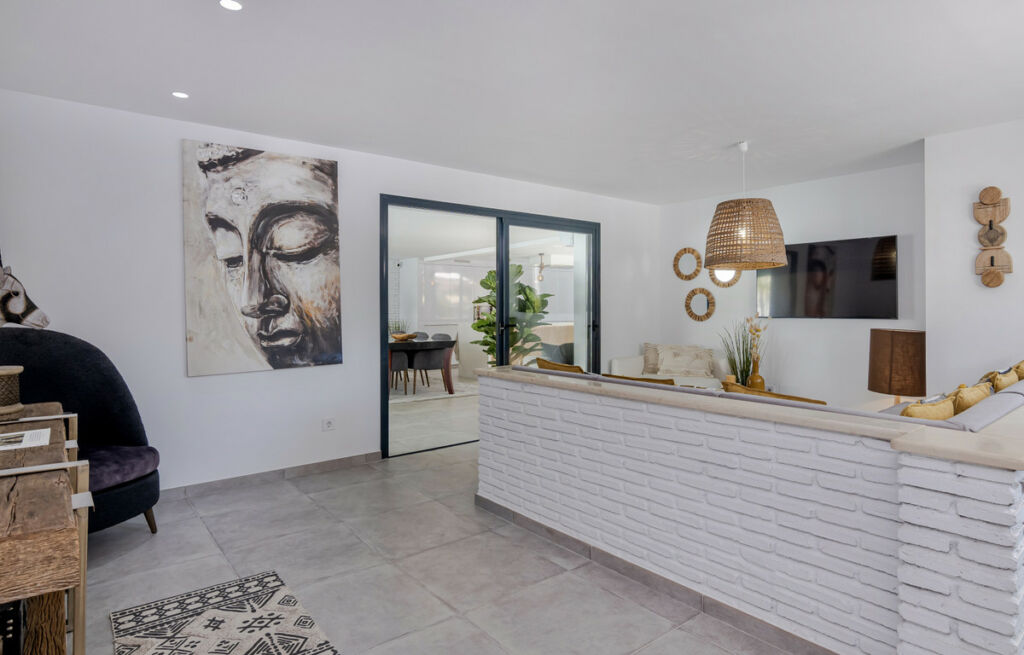 Detached Villa Nueva Andalucía Málaga - image 11