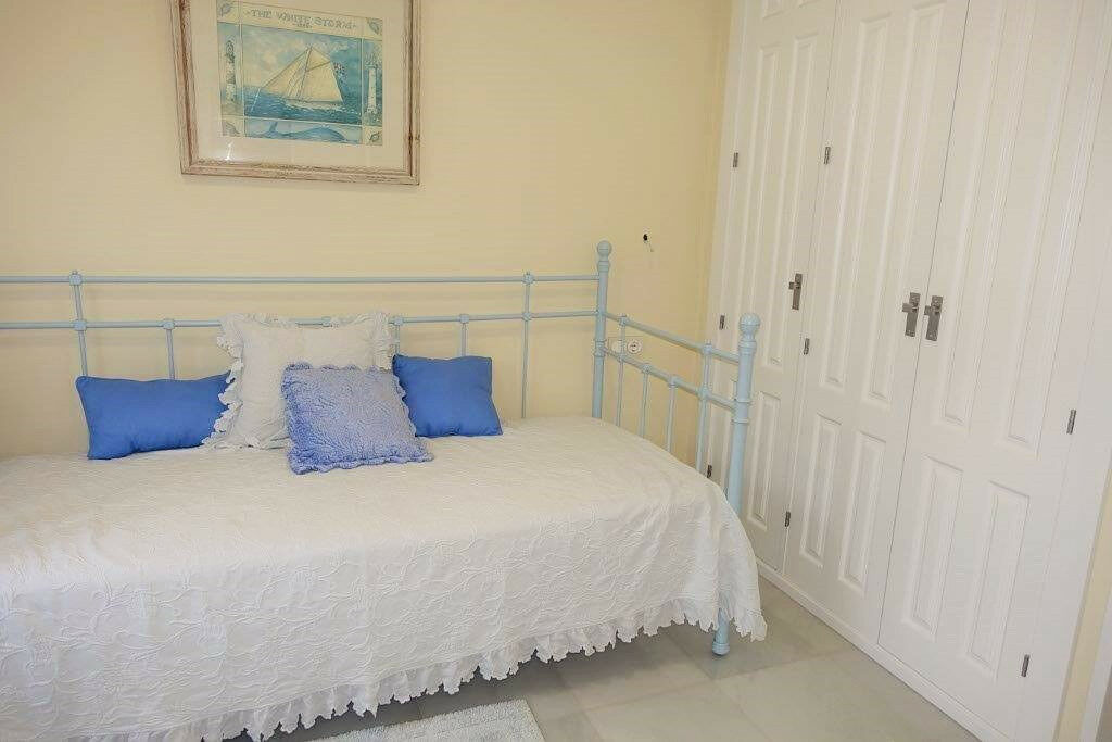 Detached Villa Nueva Andalucía Málaga - image 11