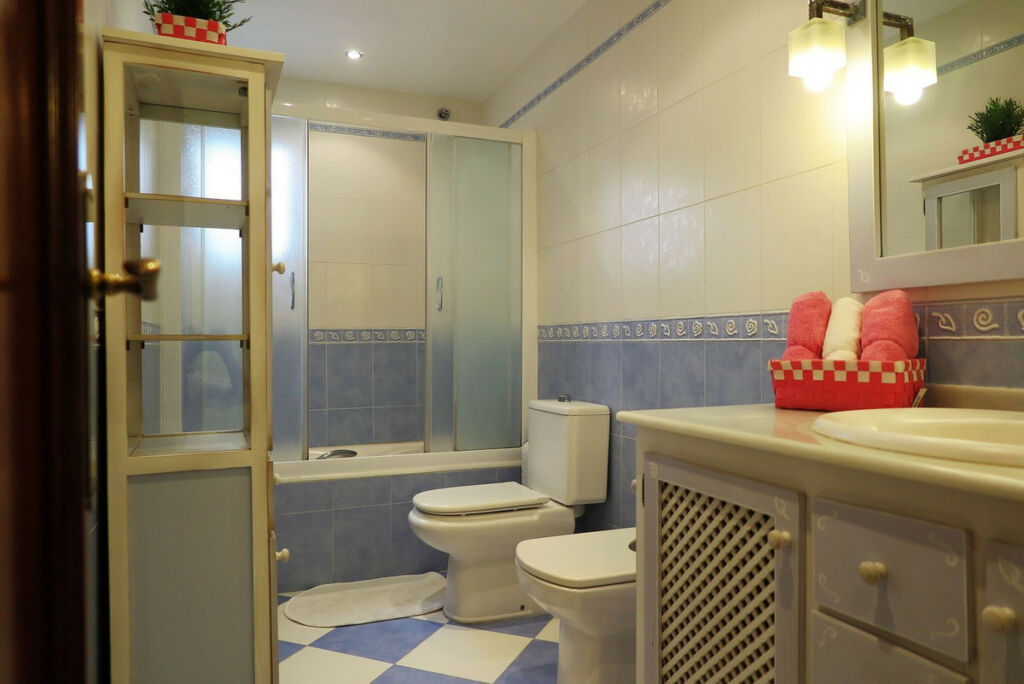 Top Floor Apartment Fuengirola Málaga - image 11