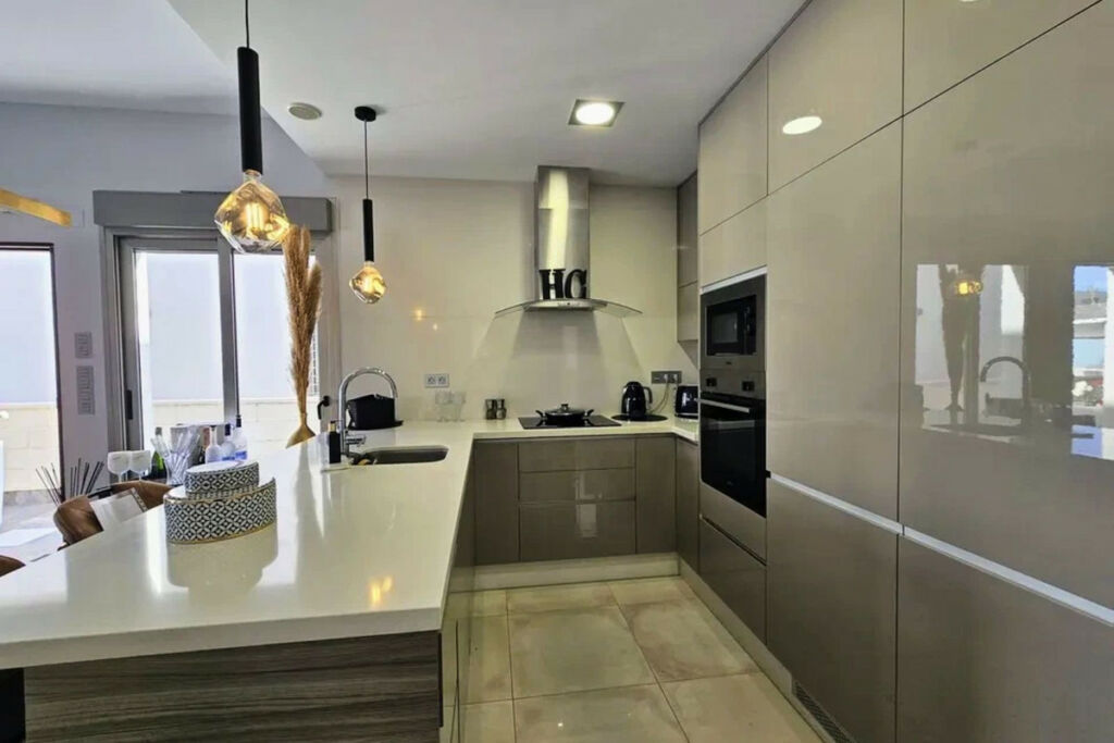 Detached Villa Villamartin Alicante - image 11