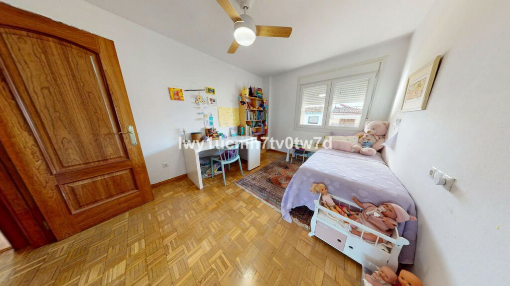 Middle Floor Apartment Fuengirola Málaga - image 11