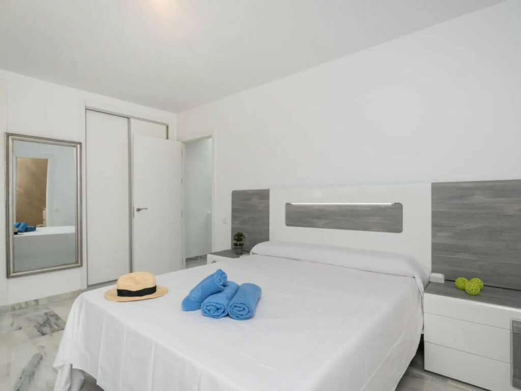 Townhouse Atalaya Málaga - image 11