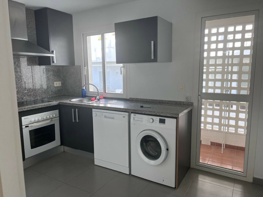 Middle Floor Apartment Estepona Málaga - image 11