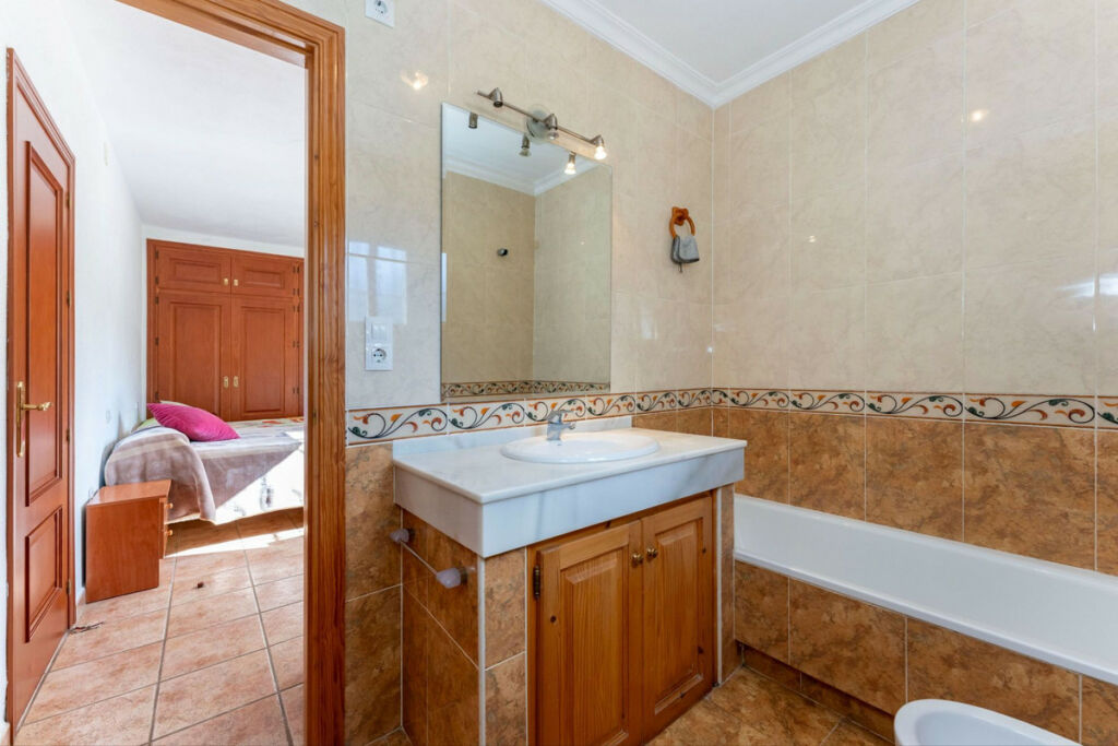 Detached Villa Coín Málaga - image 11