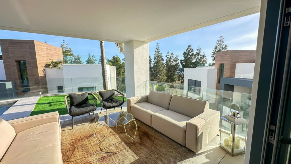 Duplex Cabopino Málaga - image 12