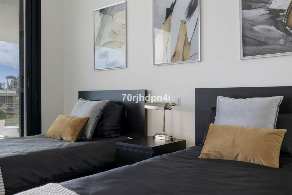 Middle Floor Apartment Estepona Málaga - image 11
