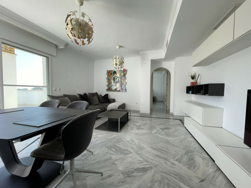 Penthouse Nueva Andalucía Málaga - image 11