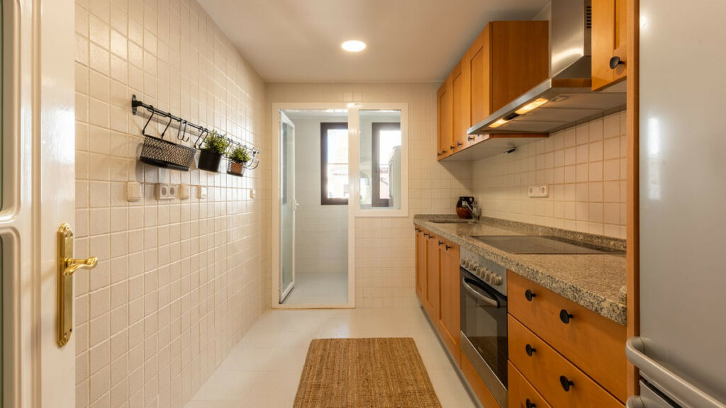 Middle Floor Apartment Los Arqueros Málaga - image 11