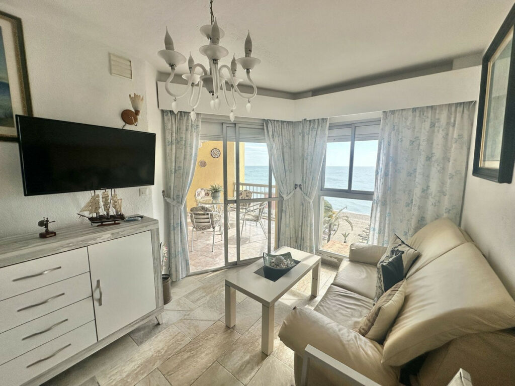 Middle Floor Apartment Fuengirola Málaga - image 12