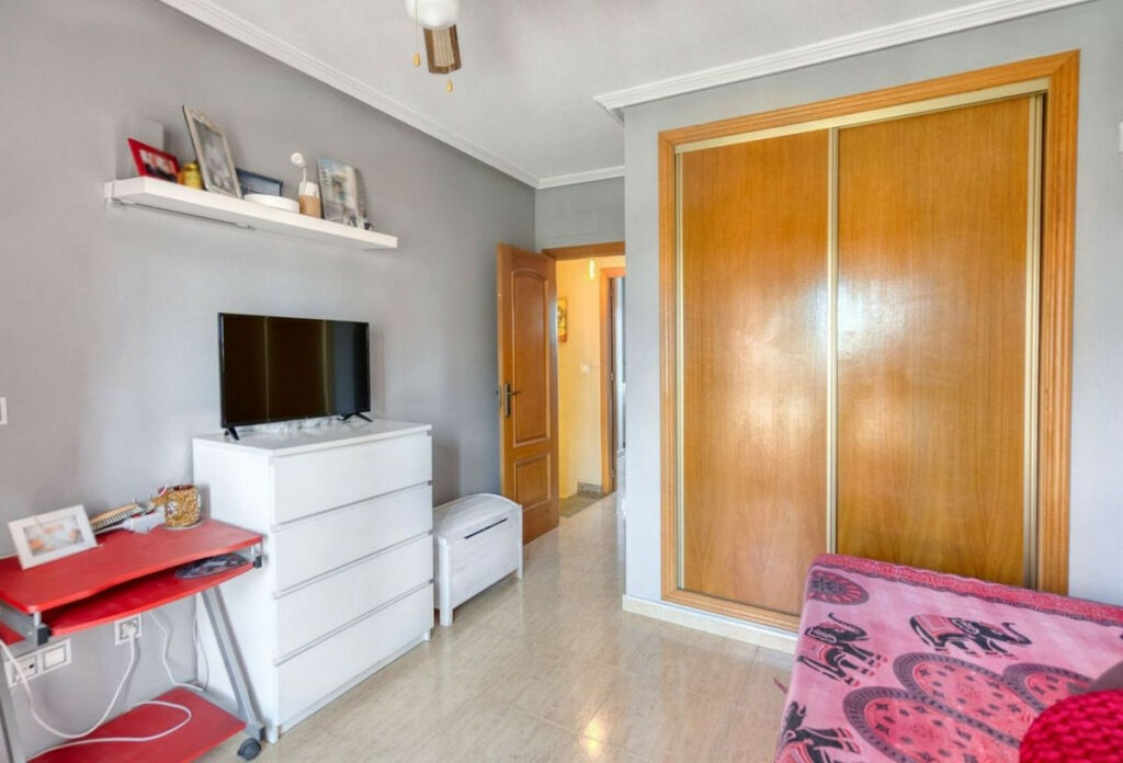 Townhouse Torrevieja Alicante - image 11