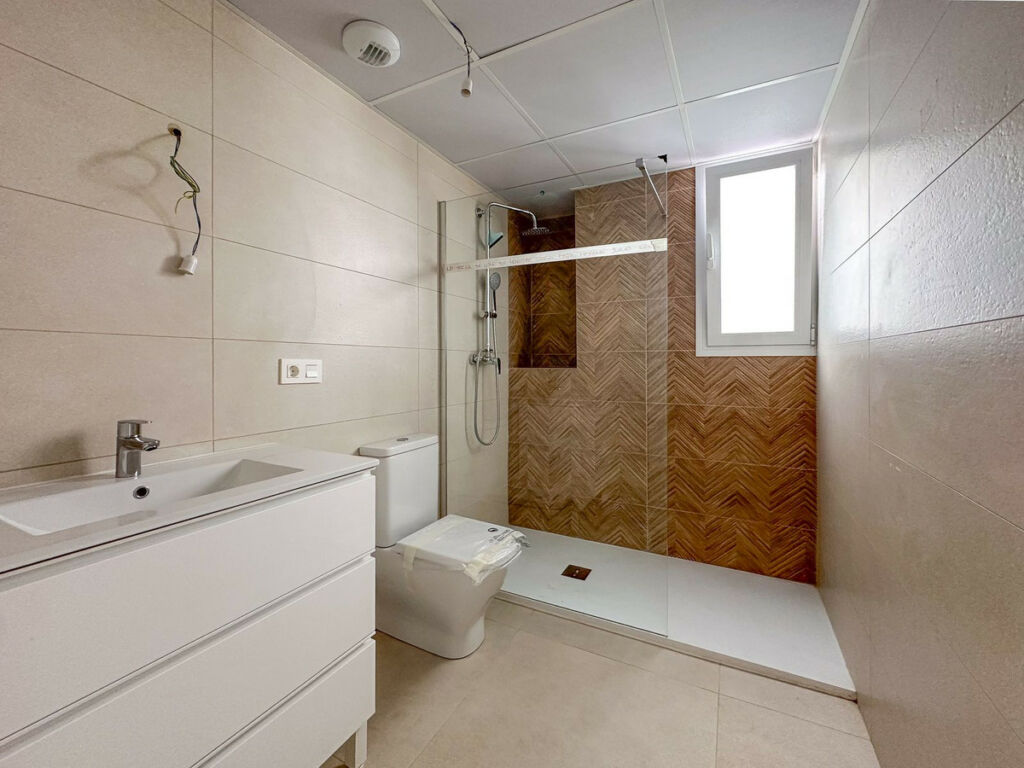 Middle Floor Apartment Fuengirola Málaga - image 11