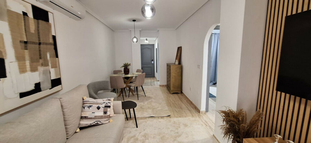Middle Floor Apartment Torrevieja Alicante - image 11