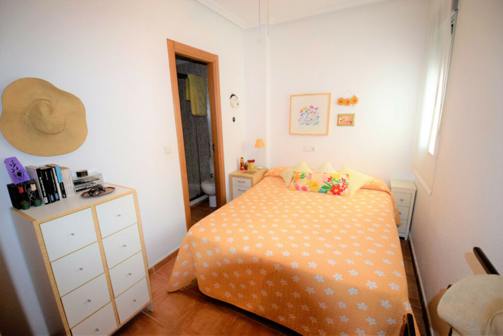 Middle Floor Apartment Guardamar del Segura Alicante - image 11