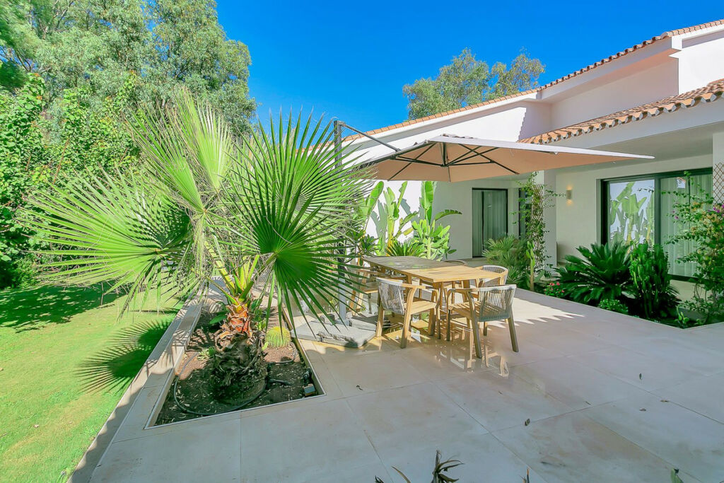 Detached Villa Cabopino Málaga - image 15